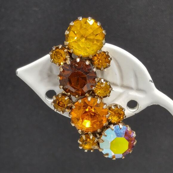 Karu Arke Rhinestones Clip Earrings, Topaz AB Austrian Crystals, 1950s - Picture 5 of 10